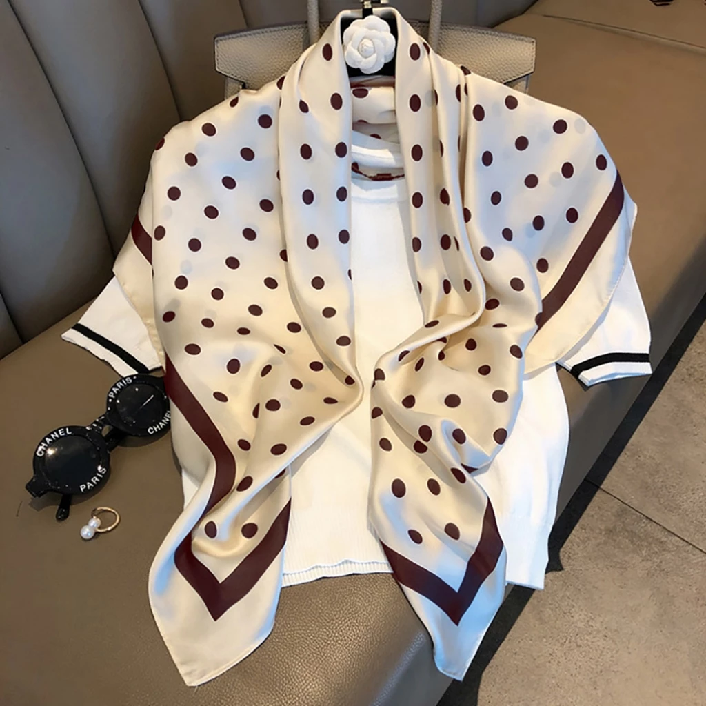 ผ้าพันคอ ลายจุดสีขาว-น้ำตาล เรียบหรู