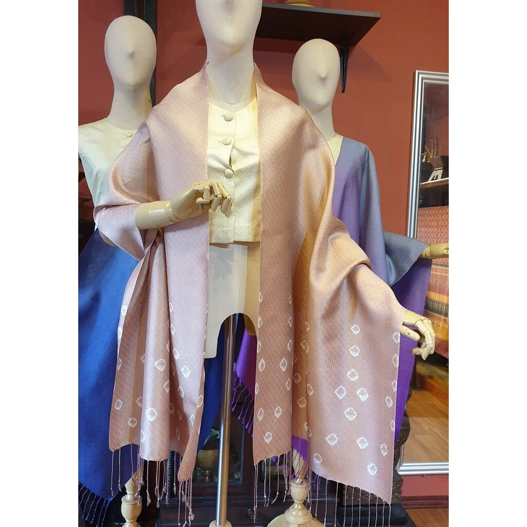 ผ้าคลุมไหล่ไหม ยกดอก มัดย้อม ไล่เฉดสี ขนาด 65x200ซม.